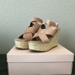 **Brand new** Leonie Wedges, Blush color